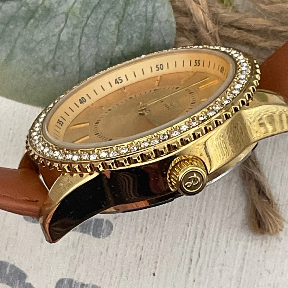 Gold Watch with Brown Leather‎ Strap